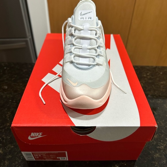 WMNS AIR MAX AXIS 'WASHED CORAL AURA'. Warn only once. Great Condition - Picture 4 of 14